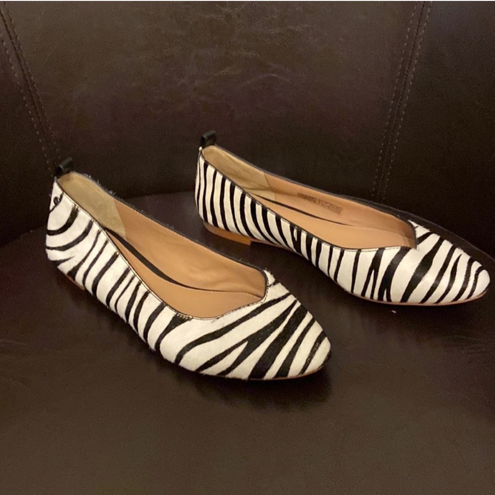 Ugg zebra print flats EUC - Picture 2 of 6